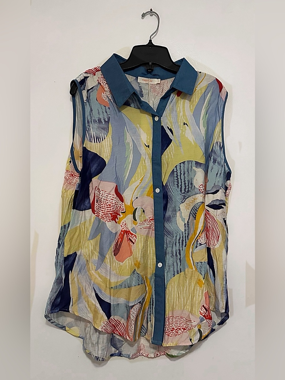 Sleeveless Abstract Floral Button-Front Top in Blue and Yellow